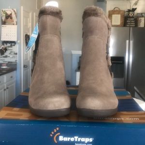 Baretraps suede winter wedge boots size 7